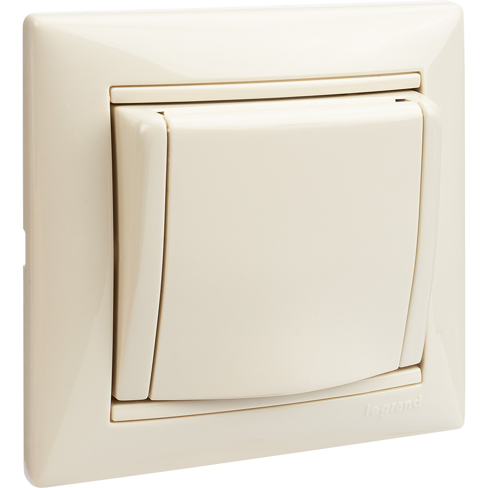 Механизм розетки 1-м СП Valena 16А IP21 2P+E с заземл. защ. шторки с крышкой на винтах сл. кость Leg 774322