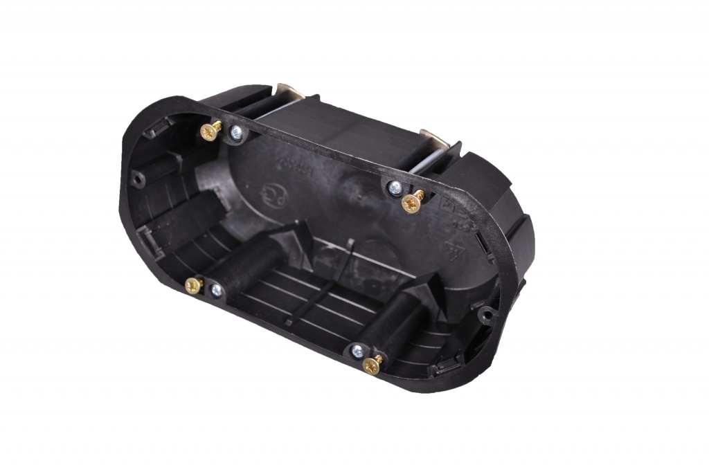 Коробка установочная Plast Electro для полых стен сдвоенная 135х65х47 (для ЭУИ е) с крепл. метал.лапками IP20 PE 030 011/л 