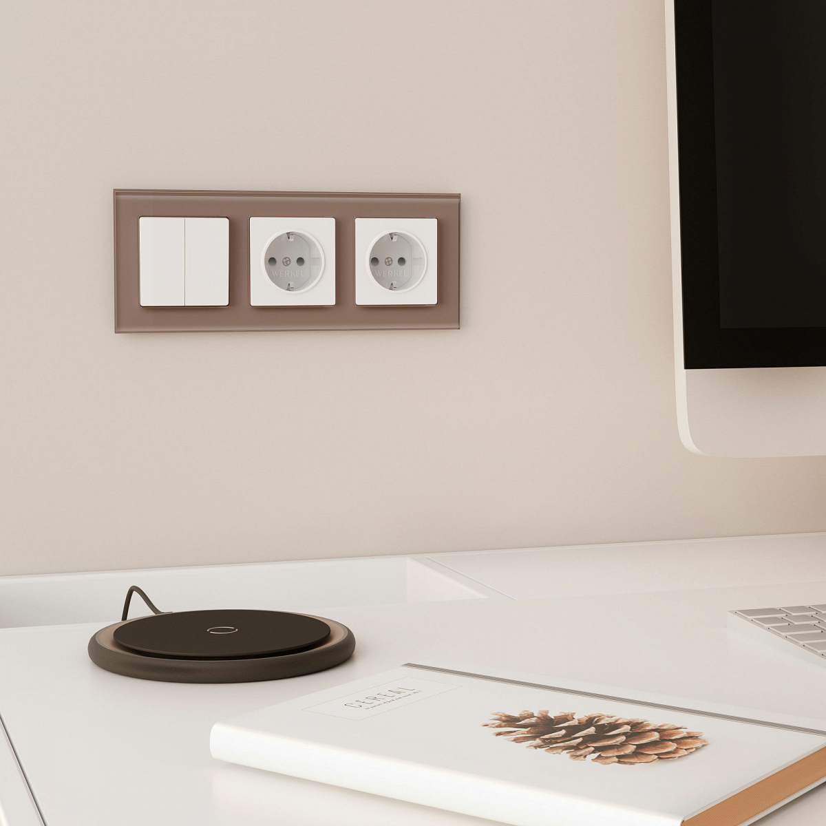 Рамка из стекла на 3 поста Favorit латте W0031142