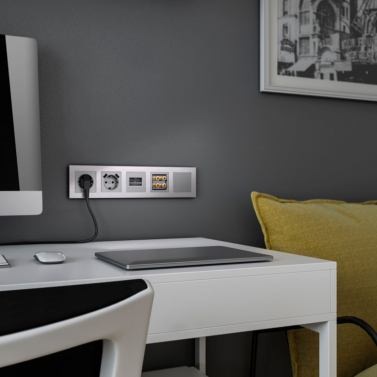 W1171106/ Розетка с заземлением и шторками (серебряный) W1171106